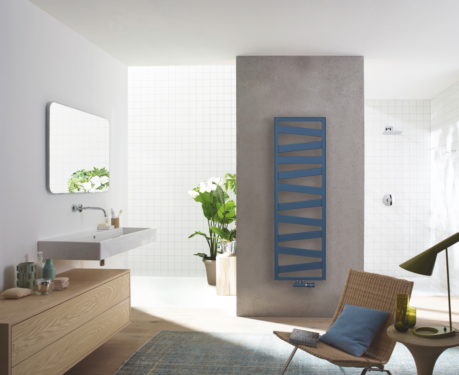 Zehnder_RAD_Ribbon-HY_milieu-bathroom_PigeonBlue Rendering Zehnder Ribbon Decorative radiator Front view