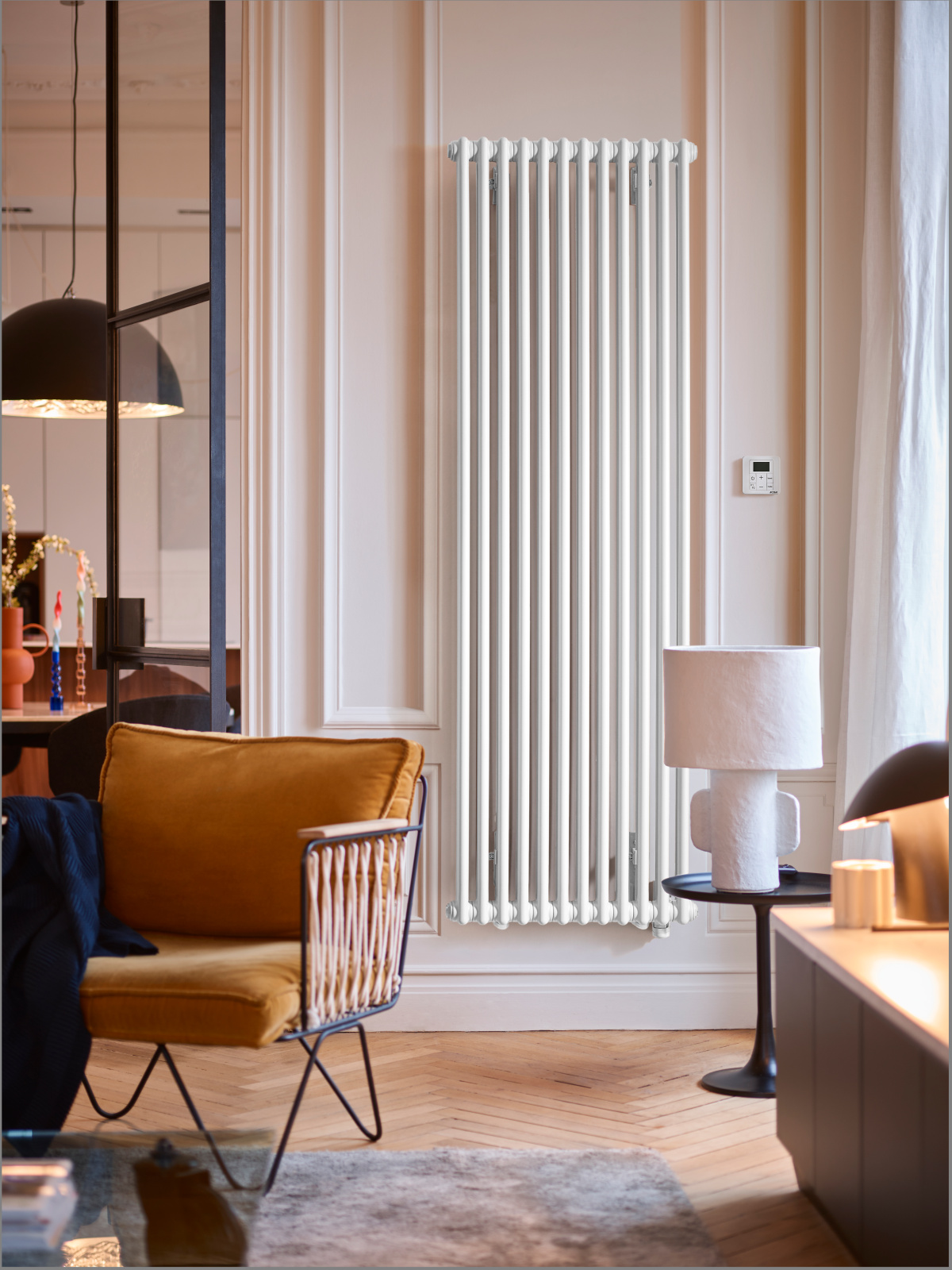 Reference Zehnder Charleston Electric Decorative radiator Front view