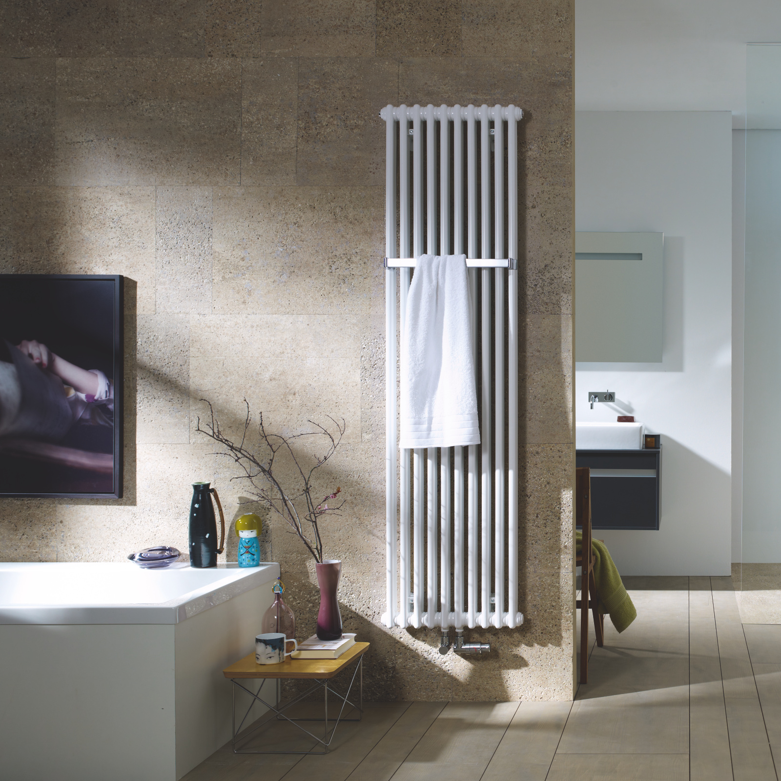 Zehnder_RAD_Charleston-Bar-HY_towel_beige_print+web Rendering Zehnder Charleston Bar Decorative radiator Front view